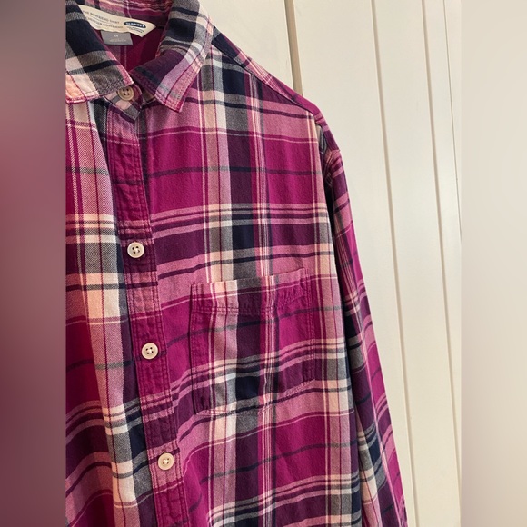 Old Navy ‘The Boyfriend Shirt’ - Picture 2 of 6